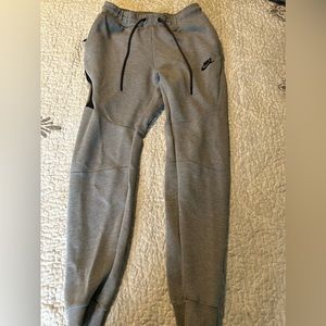 Nike tech fleece jogging pants